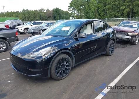 2021 Tesla Model Y Long Range Dual Motor All-Wheel Drive z USA, uszkodzony, nr VIN 5YJYGDEE2MF257923